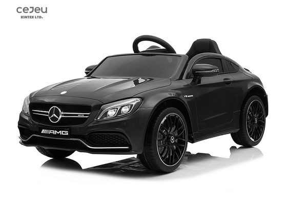 سيارة ركوب للأطفال مرخصة من طراز Benz C63 ببطارية 12 فولت 7 أمبير في الساعة، مصابيح أمامية LED